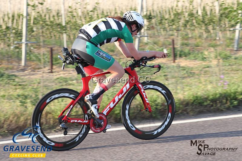 20180703-0059.jpg - Medway Tri Rider Jenny Wallace at GCC Evening 10 Time Trial 07-July-2018.  Isle of Grain, Kent.