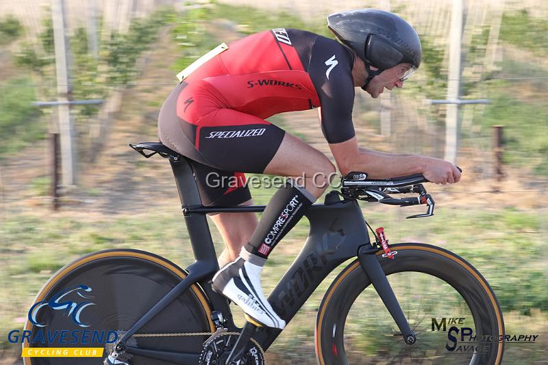 20180703-0065.jpg - GCC Rider Keith Ward at GCC Evening 10 Time Trial 07-July-2018.  Isle of Grain, Kent.