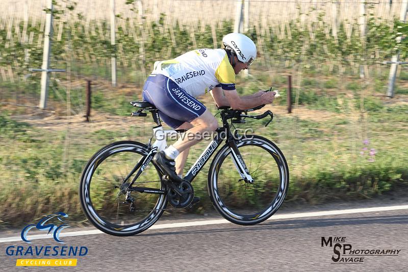 20180703-0106.jpg - GCC Rider Dave Barnes at GCC Evening 10 Time Trial 07-July-2018.  Isle of Grain, Kent.