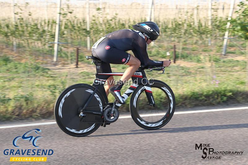 20180703-0121.jpg - Wigmore CC Rider R Smith at GCC Evening 10 Time Trial 07-July-2018.  Isle of Grain, Kent.