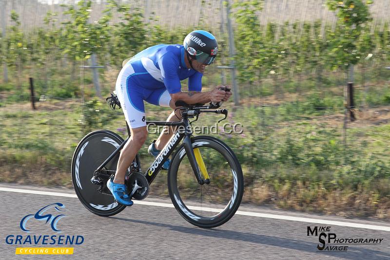 20180703-0127.jpg - Medway Tri Rider Dean Radcliffe at GCC Evening 10 Time Trial 07-July-2018.  Isle of Grain, Kent.