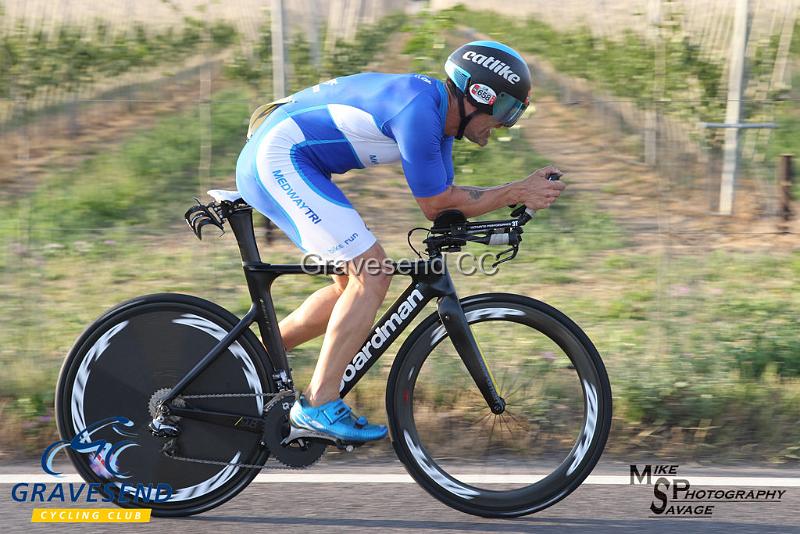 20180703-0129.jpg - Medway Tri Rider Dean Radcliffe at GCC Evening 10 Time Trial 07-July-2018.  Isle of Grain, Kent.