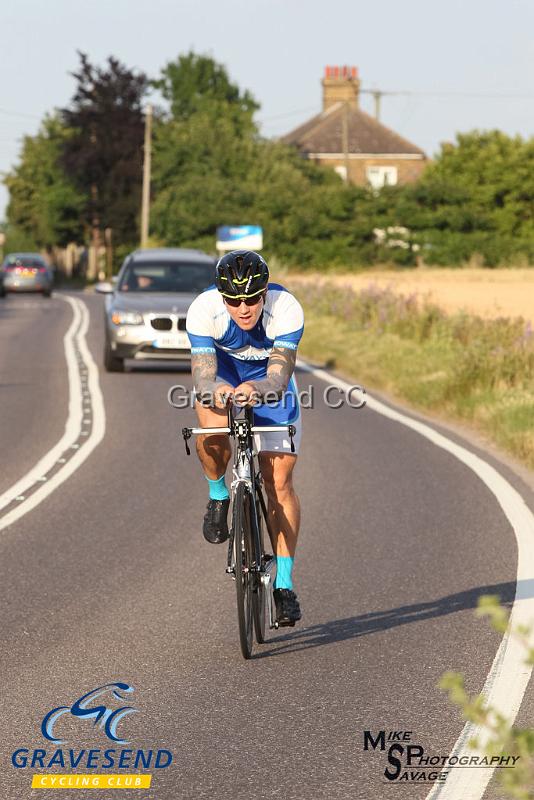 20180703-0137.jpg - Medway Tri Rider Karl Murley at GCC Evening 10 Time Trial 07-July-2018.  Isle of Grain, Kent.