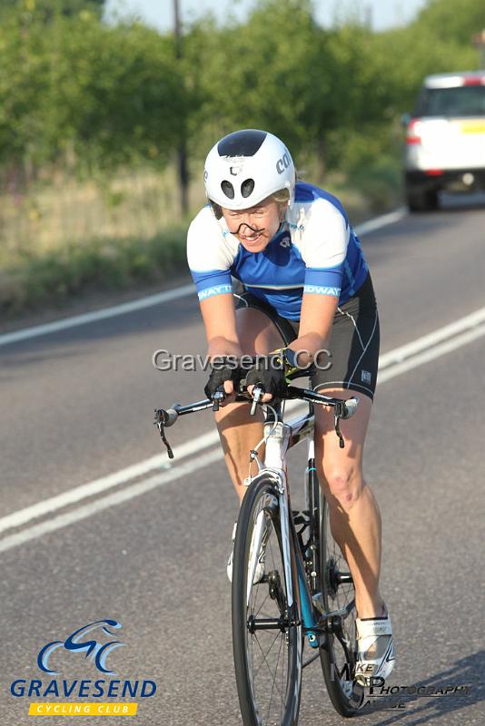 20180703-0149.jpg - Medway Tri Rider Andri De Wit at GCC Evening 10 Time Trial 07-July-2018.  Isle of Grain, Kent.