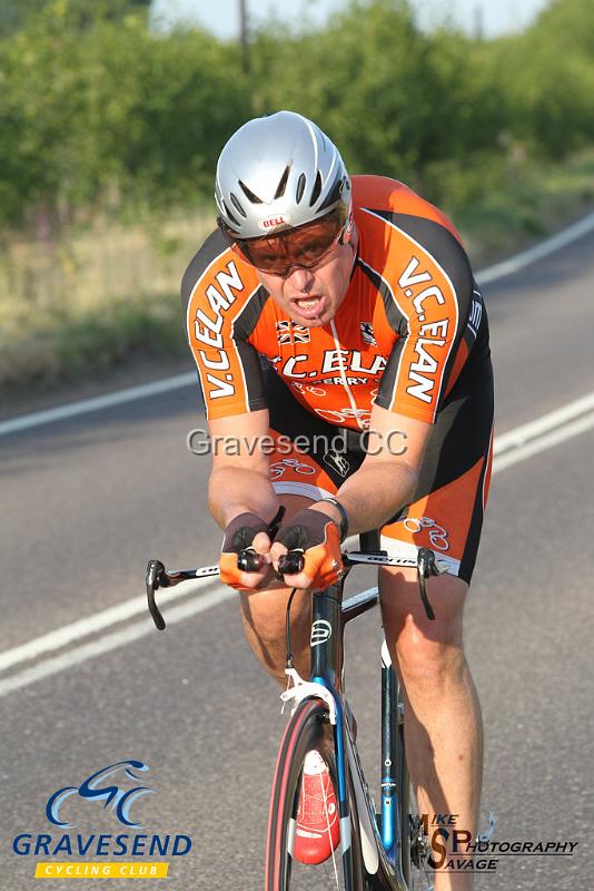20180703-0157.jpg - VC Elan Rider Gary Birch at GCC Evening 10 Time Trial 07-July-2018.  Isle of Grain, Kent.