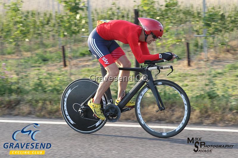 20180703-0232.jpg - Medway Tri Rider Chris Fry at GCC Evening 10 Time Trial 07-July-2018.  Isle of Grain, Kent.
