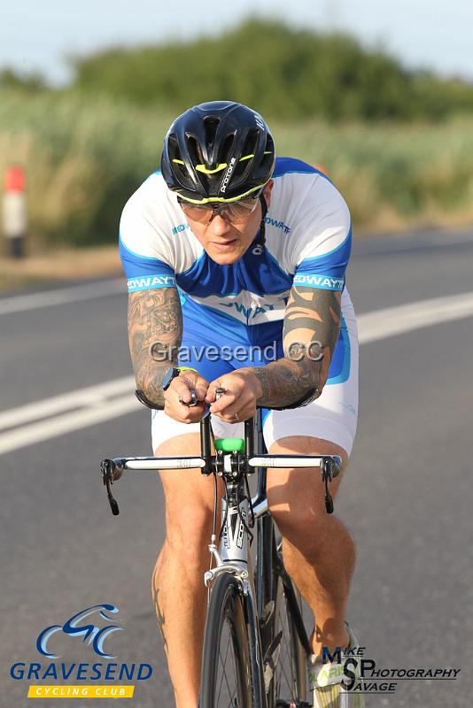 20180710-0159.jpg - Medway Tri Rider Karl Murley at GCC Evening 10 Time Trial 10-July-2018.  Isle of Grain, Kent.