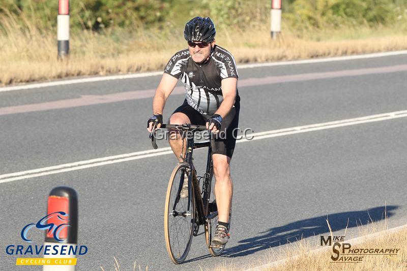 20180731-0077.jpg - Medway Tri Rider Peter Stawowski at GCC Evening 10 Time Trial 31-July-2018.  Isle of Grain, Kent.