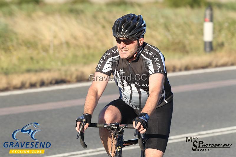 20180731-0084.jpg - Medway Tri Rider Peter Stawowski at GCC Evening 10 Time Trial 31-July-2018.  Isle of Grain, Kent.