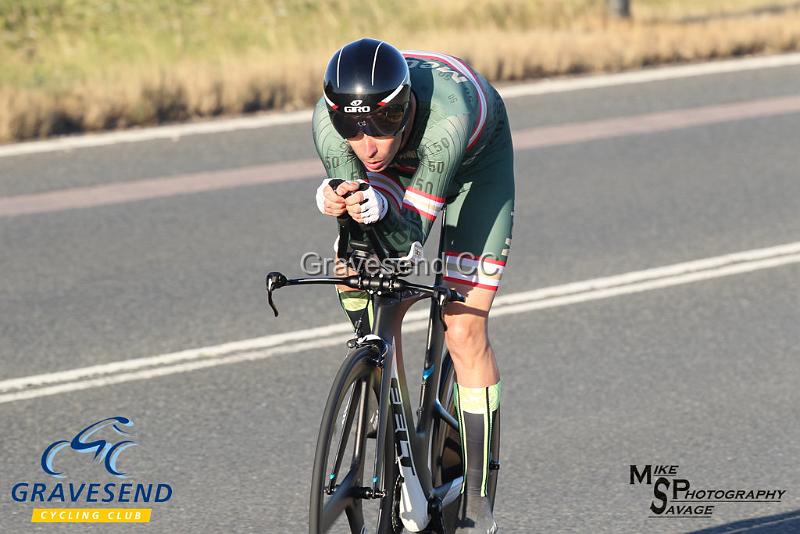 20180731-0187.jpg - Medway Velo Rider Lee Kingston at GCC Evening 10 Time Trial 31-July-2018.  Isle of Grain, Kent.