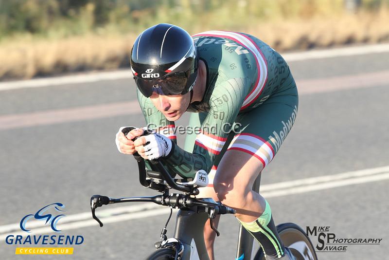 20180731-0191.jpg - Medway Velo Rider Lee Kingston at GCC Evening 10 Time Trial 31-July-2018.  Isle of Grain, Kent.