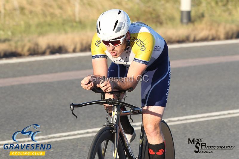 20180731-0236.jpg - GCC Rider Steve Harrington at GCC Evening 10 Time Trial 31-July-2018.  Isle of Grain, Kent.