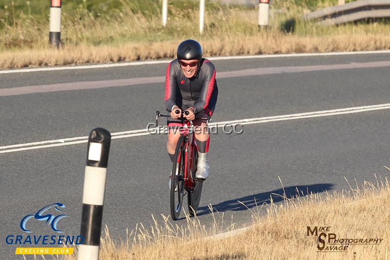 20180731-0245.jpg - Wigmore CC Rider Antony Bee at GCC Evening 10 Time Trial 31-July-2018.  Isle of Grain, Kent.