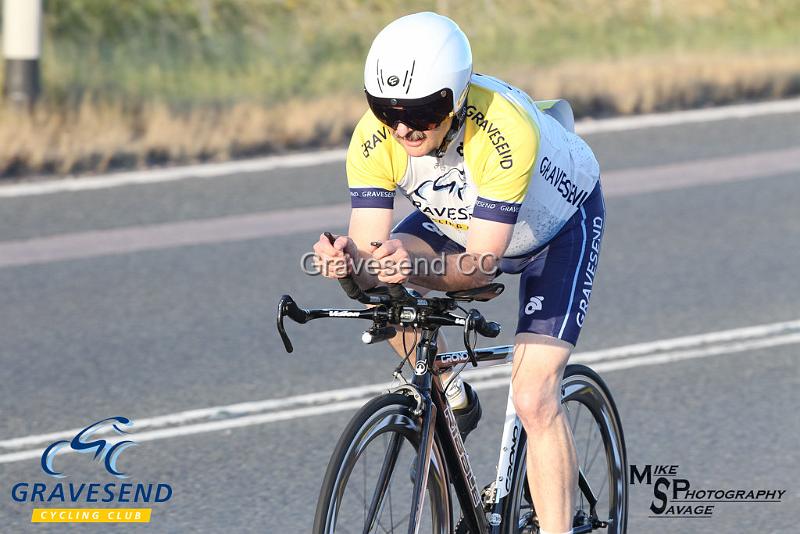 20180731-0314.jpg - GCC Rider Dave Barnes at GCC Evening 10 Time Trial 31-July-2018.  Isle of Grain, Kent.