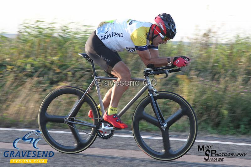 20180731-0328.jpg - GCC Rider Bob Wilson at GCC Evening 10 Time Trial 31-July-2018.  Isle of Grain, Kent.