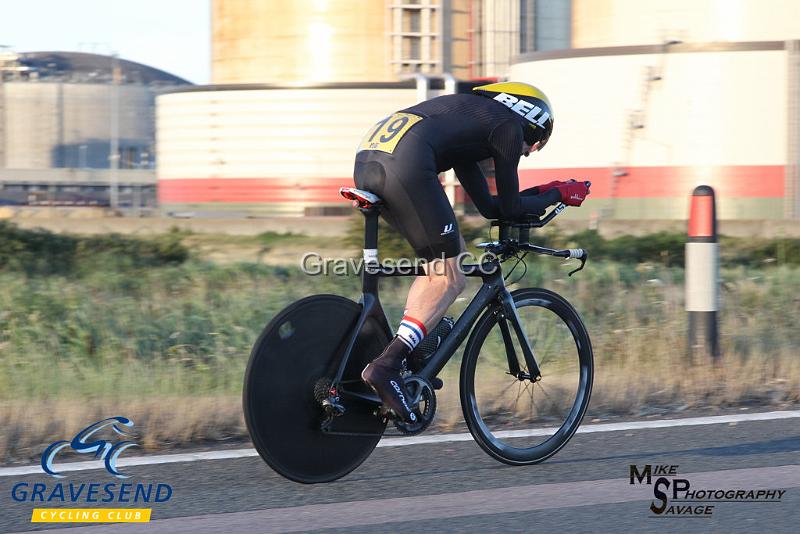20180731-0546.jpg - Direct Power CT Rider David Churchill at GCC Evening 10 Time Trial 31-July-2018.  Isle of Grain, Kent.