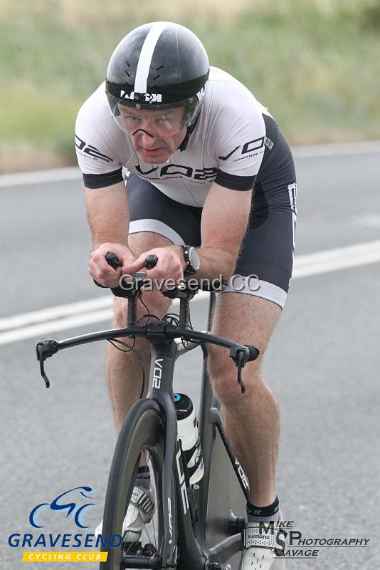 20180807-0022.jpg - VO2 Max Racing Rider Craig Ormiston at GCC Evening 10 Time Trial 07-Aug-2018.  Isle of Grain, Kent.