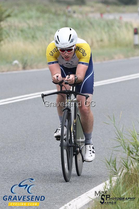 20180807-0077.jpg - GCC Rider Steve Harrington at GCC Evening 10 Time Trial 07-Aug-2018.  Isle of Grain, Kent.