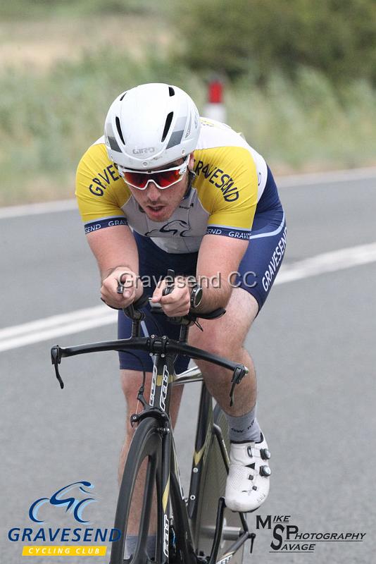 20180807-0080.jpg - GCC Rider Steve Harrington at GCC Evening 10 Time Trial 07-Aug-2018.  Isle of Grain, Kent.