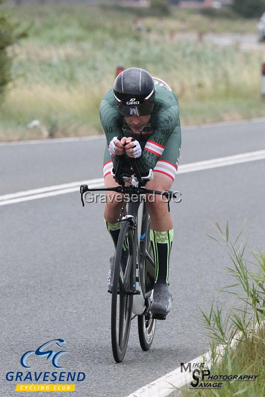 20180807-0099.jpg - Medway Velo Rider Lee Kingston at GCC Evening 10 Time Trial 07-Aug-2018.  Isle of Grain, Kent.