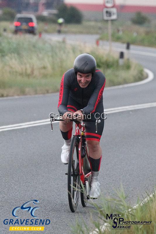 20180807-0190.jpg - Wigmore CC Rider Antony Bee at GCC Evening 10 Time Trial 07-Aug-2018.  Isle of Grain, Kent.
