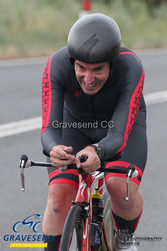 20180807-0194.jpg - Wigmore CC Rider Antony Bee at GCC Evening 10 Time Trial 07-Aug-2018.  Isle of Grain, Kent.