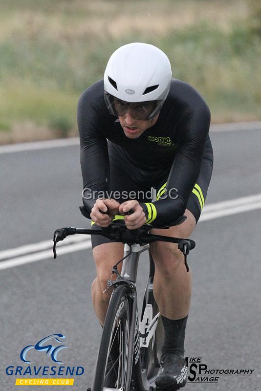 20180807-0218.jpg - GCC Rider Neil Harrigan at GCC Evening 10 Time Trial 07-Aug-2018.  Isle of Grain, Kent.