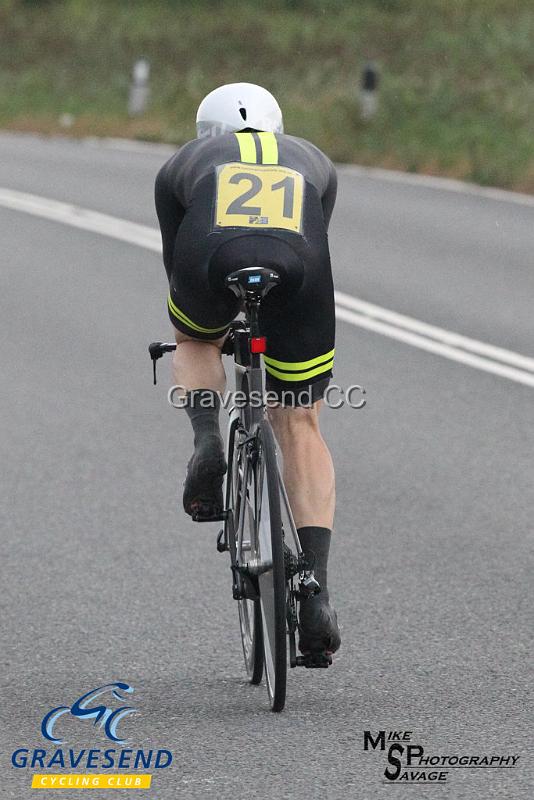 20180807-0220.jpg - GCC Rider Neil Harrigan at GCC Evening 10 Time Trial 07-Aug-2018.  Isle of Grain, Kent.