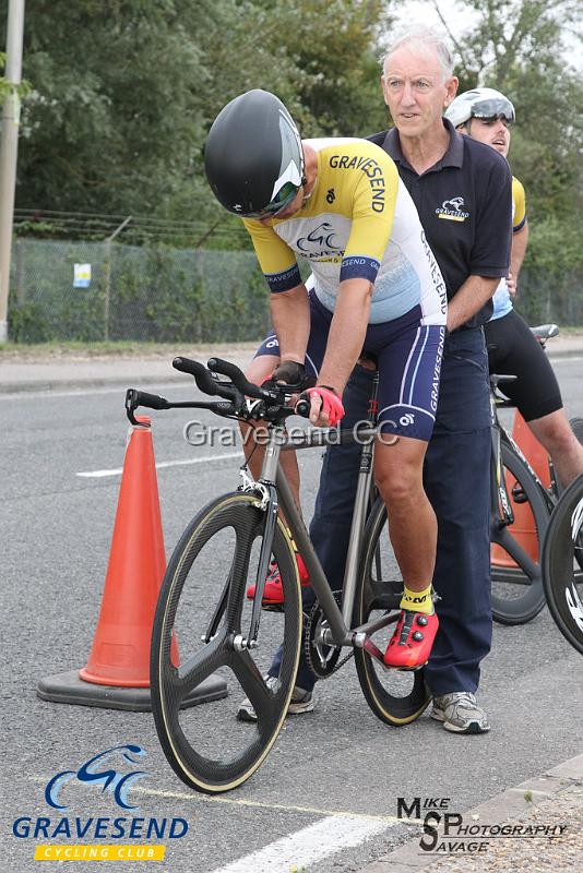 20180814-0004.jpg - GCC Rider Bob Wilson at GCC Evening 10 Time Trial 14-Aug-2018.  Isle of Grain, Kent.