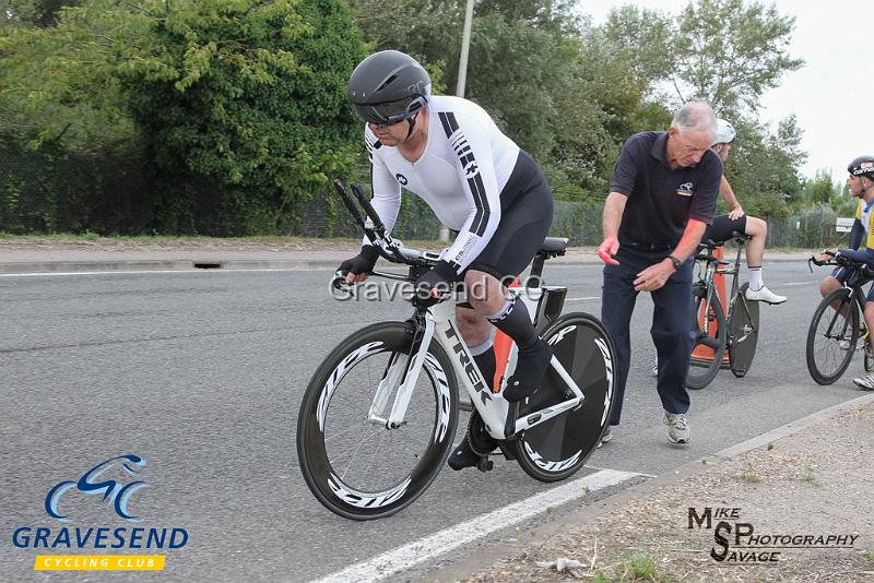 20180814-0027.jpg - Woolwich CC Rider Gary Ricks at GCC Evening 10 Time Trial 14-Aug-2018.  Isle of Grain, Kent.