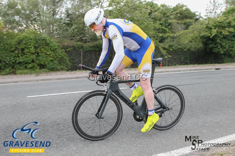 20180814-0096.jpg - CC Bexley Rider Mark Starbuck at GCC Evening 10 Time Trial 14-Aug-2018.  Isle of Grain, Kent.