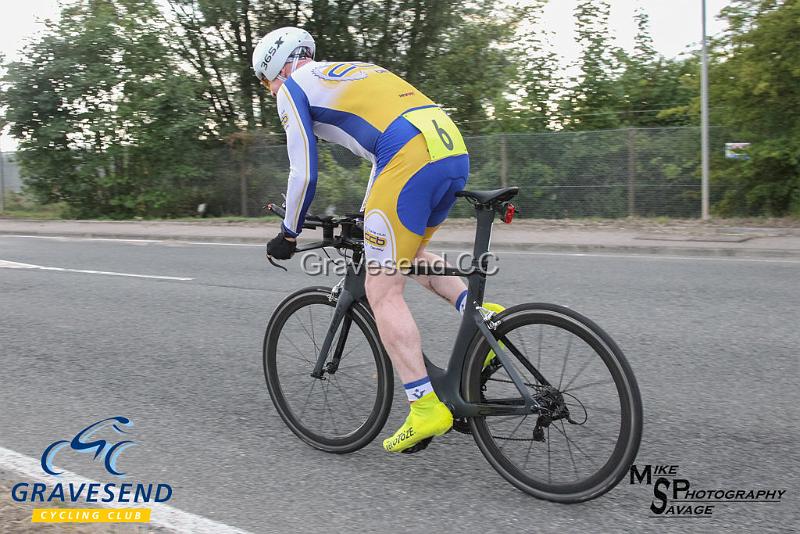 20180814-0100.jpg - CC Bexley Rider Mark Starbuck at GCC Evening 10 Time Trial 14-Aug-2018.  Isle of Grain, Kent.