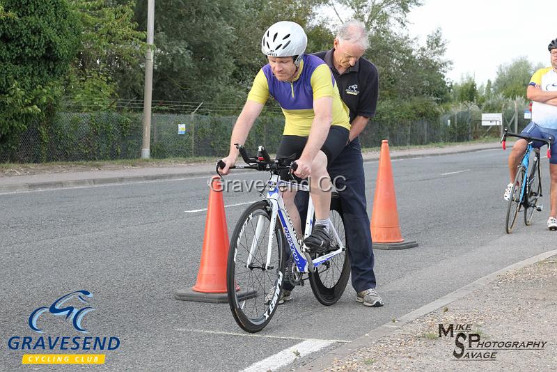 20180814-0136.jpg - CC Bexley Rider Lee Willard at GCC Evening 10 Time Trial 14-Aug-2018.  Isle of Grain, Kent.