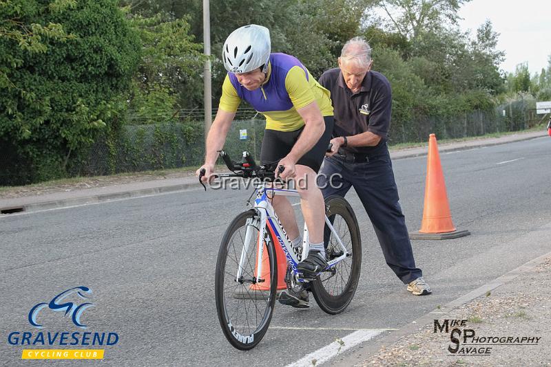 20180814-0137.jpg - CC Bexley Rider Lee Willard at GCC Evening 10 Time Trial 14-Aug-2018.  Isle of Grain, Kent.