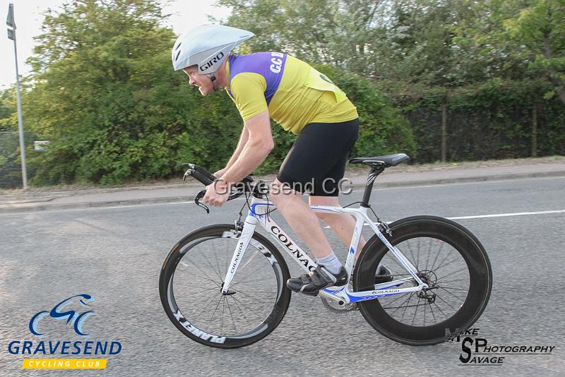 20180814-0143.jpg - CC Bexley Rider Lee Willard at GCC Evening 10 Time Trial 14-Aug-2018.  Isle of Grain, Kent.