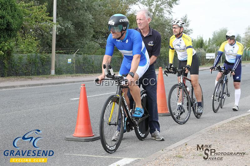 20180814-0219.jpg - Medway Tri Rider Dean Radcliffe at GCC Evening 10 Time Trial 14-Aug-2018.  Isle of Grain, Kent.