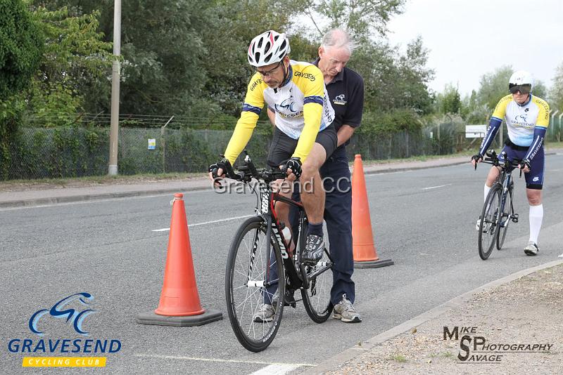 20180814-0236.jpg - GCC Rider Roger Turk at GCC Evening 10 Time Trial 14-Aug-2018.  Isle of Grain, Kent.
