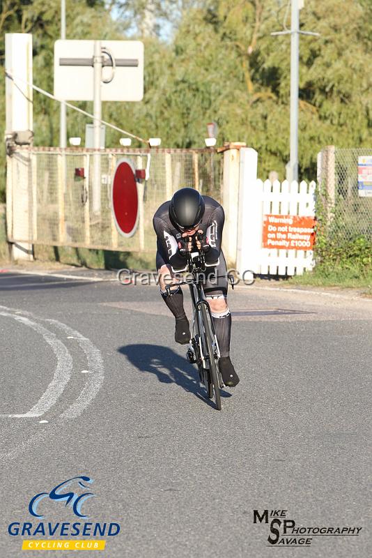 20180821-0012.jpg - Woolwich CC Rider Gary Ricks at GCC Evening 10 Time Trial 21-August-2018.  Isle of Grain, Kent.
