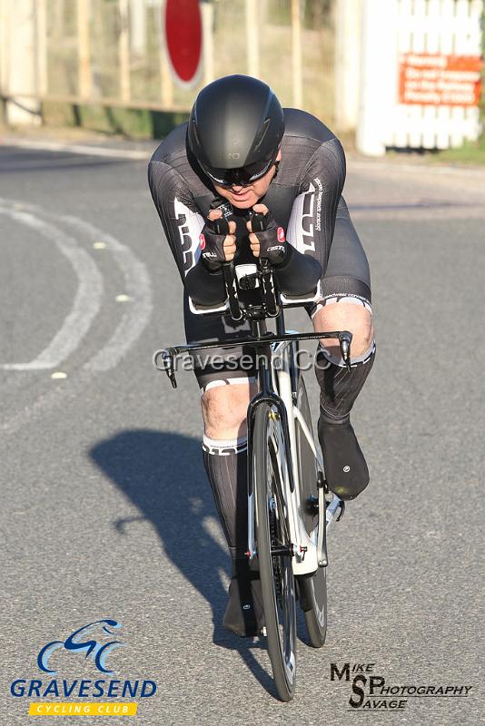 20180821-0014.jpg - Woolwich CC Rider Gary Ricks at GCC Evening 10 Time Trial 21-August-2018.  Isle of Grain, Kent.