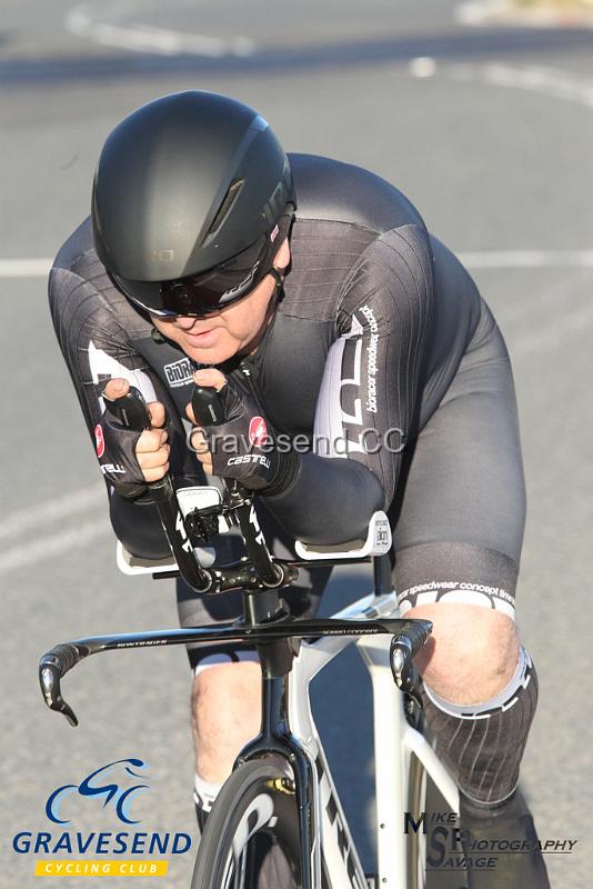 20180821-0019.jpg - Woolwich CC Rider Gary Ricks at GCC Evening 10 Time Trial 21-August-2018.  Isle of Grain, Kent.