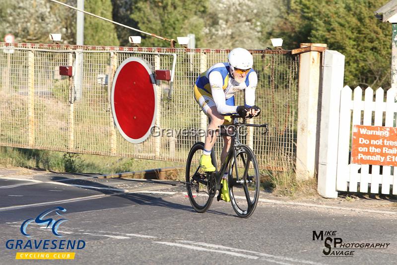 20180821-0022.jpg - CC Bexley Rider Mark Starbuck at GCC Evening 10 Time Trial 21-August-2018.  Isle of Grain, Kent.