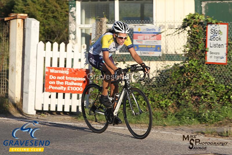 20180821-0038.jpg - GCC Rider Kate Savage at GCC Evening 10 Time Trial 21-August-2018.  Isle of Grain, Kent.
