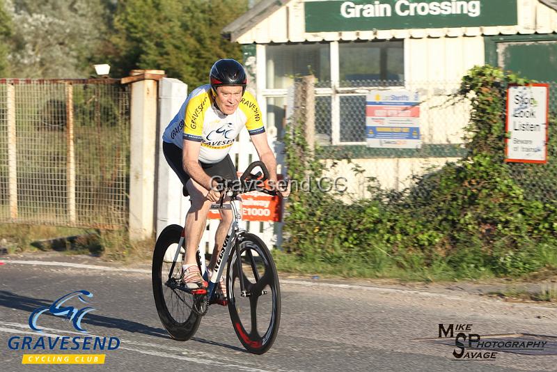 20180821-0058.jpg - GCC Rider Keith Ward at GCC Evening 10 Time Trial 21-August-2018.  Isle of Grain, Kent.