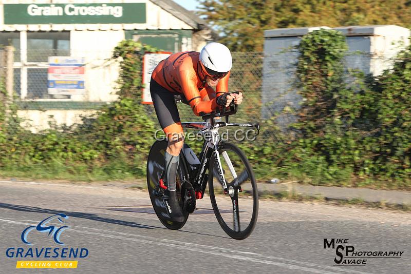 20180821-0085.jpg - Gemini VC Rider Martin Jones at GCC Evening 10 Time Trial 21-August-2018.  Isle of Grain, Kent.