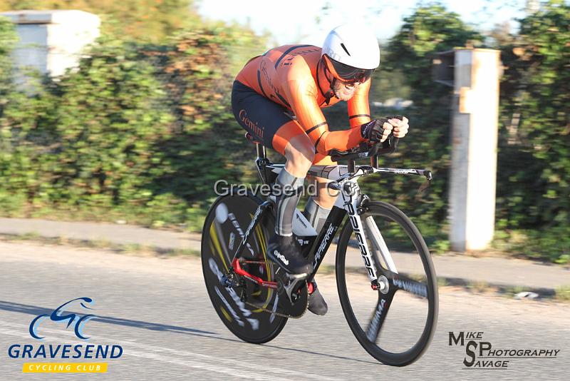 20180821-0088.jpg - Gemini VC Rider Martin Jones at GCC Evening 10 Time Trial 21-August-2018.  Isle of Grain, Kent.