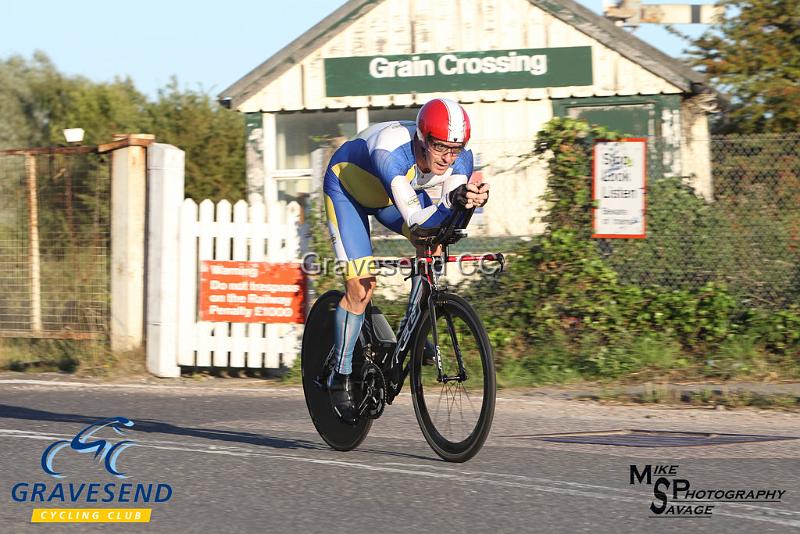 20180821-0097.jpg - CC Bexley Rider Gary Grayland at GCC Evening 10 Time Trial 21-August-2018.  Isle of Grain, Kent.