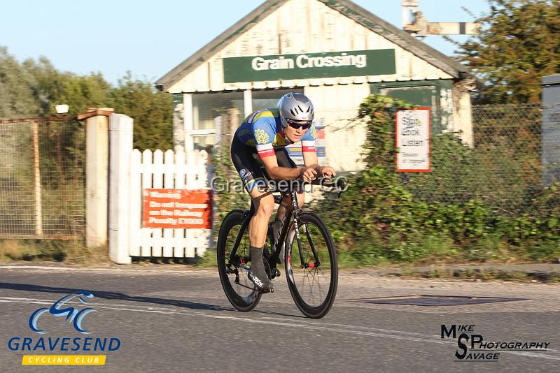 20180821-0110.jpg - Woolwich CC Rider Hugh Smith at GCC Evening 10 Time Trial 21-August-2018.  Isle of Grain, Kent.