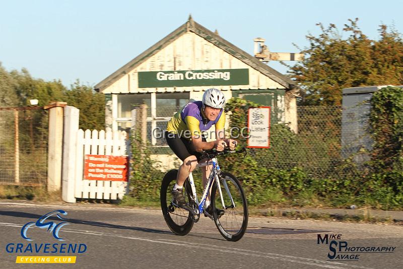 20180821-0121.jpg - CC Bexley Rider Lee Willard at GCC Evening 10 Time Trial 21-August-2018.  Isle of Grain, Kent.