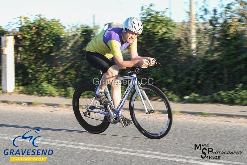 20180821-0128.jpg - CC Bexley Rider Lee Willard at GCC Evening 10 Time Trial 21-August-2018.  Isle of Grain, Kent.