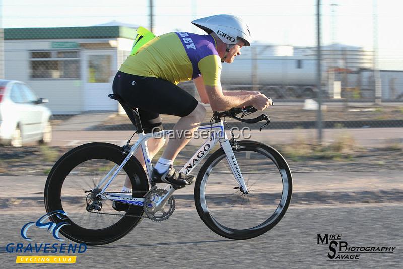 20180821-0132.jpg - CC Bexley Rider Lee Willard at GCC Evening 10 Time Trial 21-August-2018.  Isle of Grain, Kent.